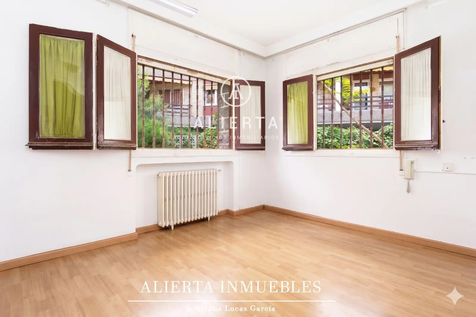Vista exterior de Casa o chalet en venta en Zaragoza con Calefacción y Terraza