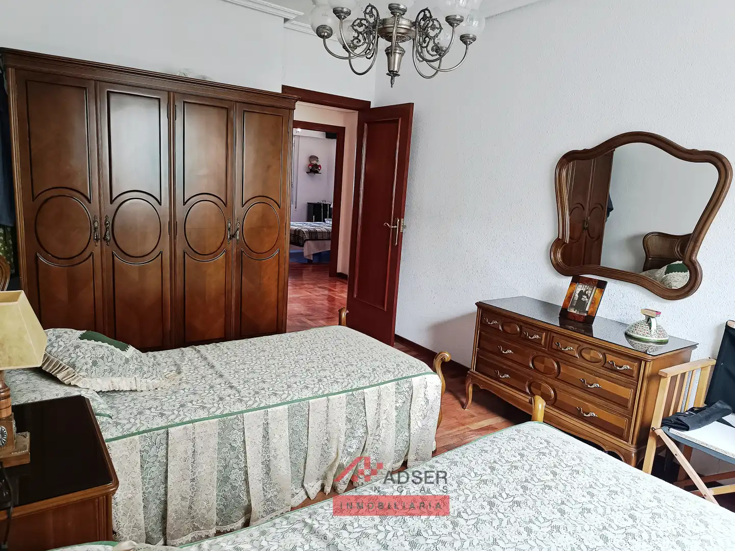 Habitación de Piso en venta en  Logroño con Calefacción, Parquet y Terraza