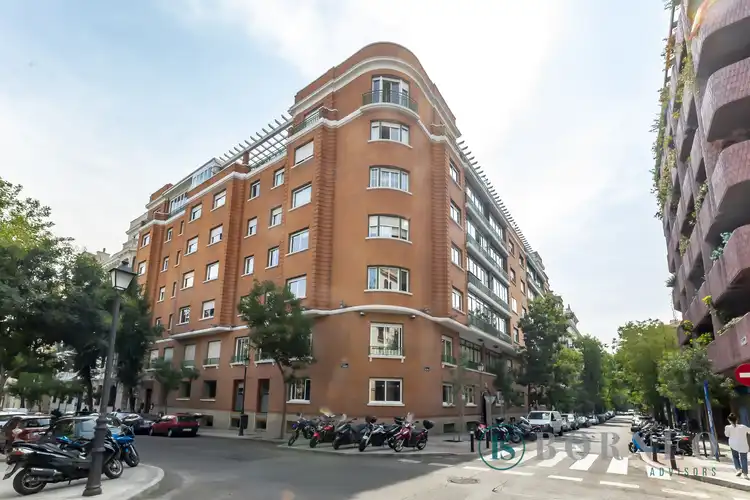 Außenansicht von Büro zur Miete in Madrid