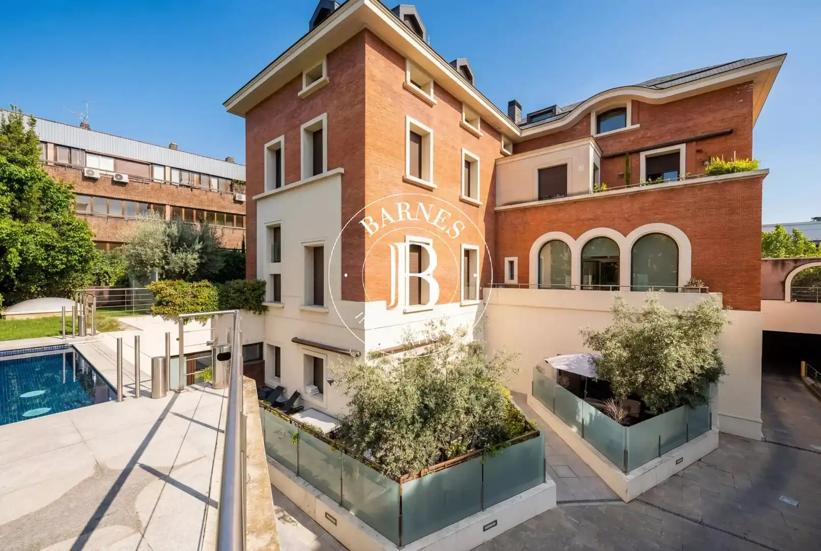 Außenansicht von Wohnung zur Miete in Madrid mit Klimaanlage, Heizung und Privatgarten