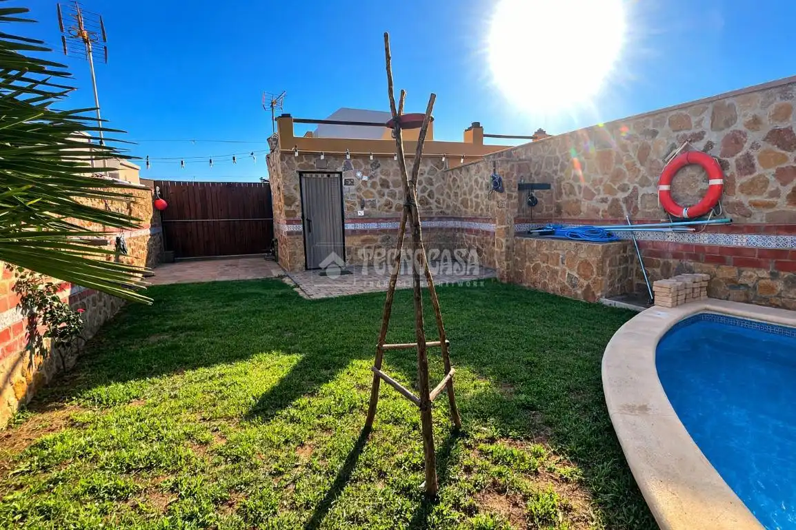 Jardí de Finca rústica en venda en Conil de la Frontera amb Jardí privat, Terrassa i Piscina