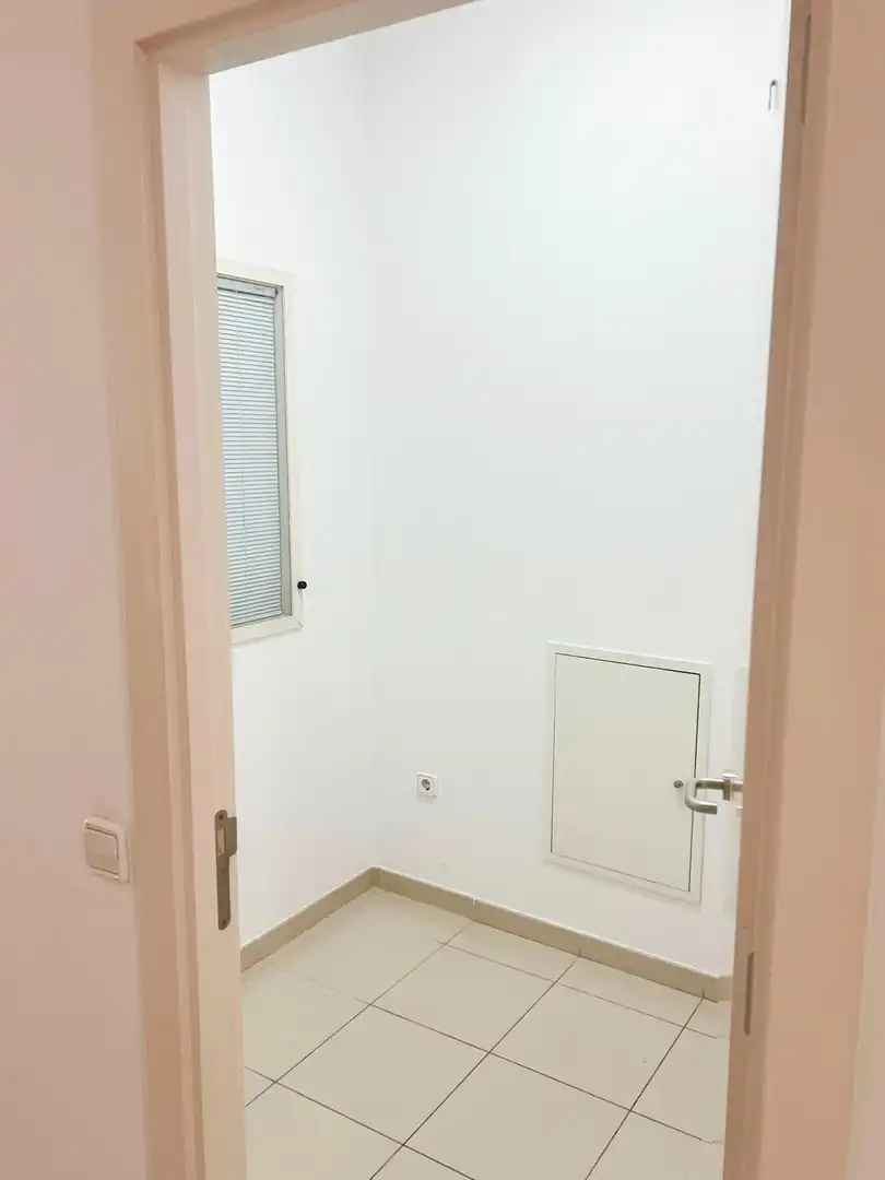 Local comercial de lloguer a Núcleo urbano, imagen 3