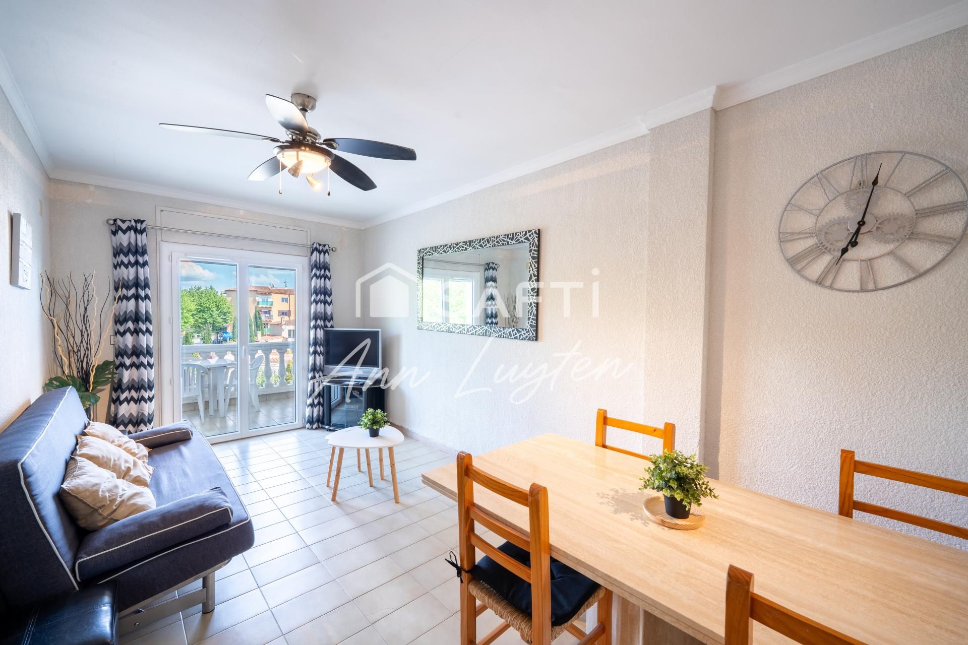 Vista exterior de Apartament en venda en Empuriabrava amb Aire condicionat, Calefacció i Terrassa