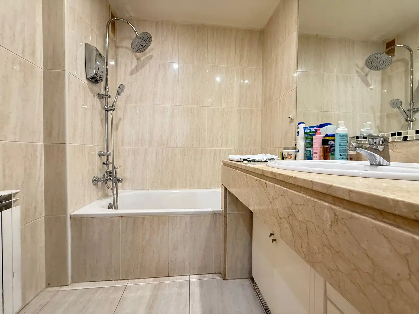 Baño de Ático en venta en Barcelona con Terraza y Balcón