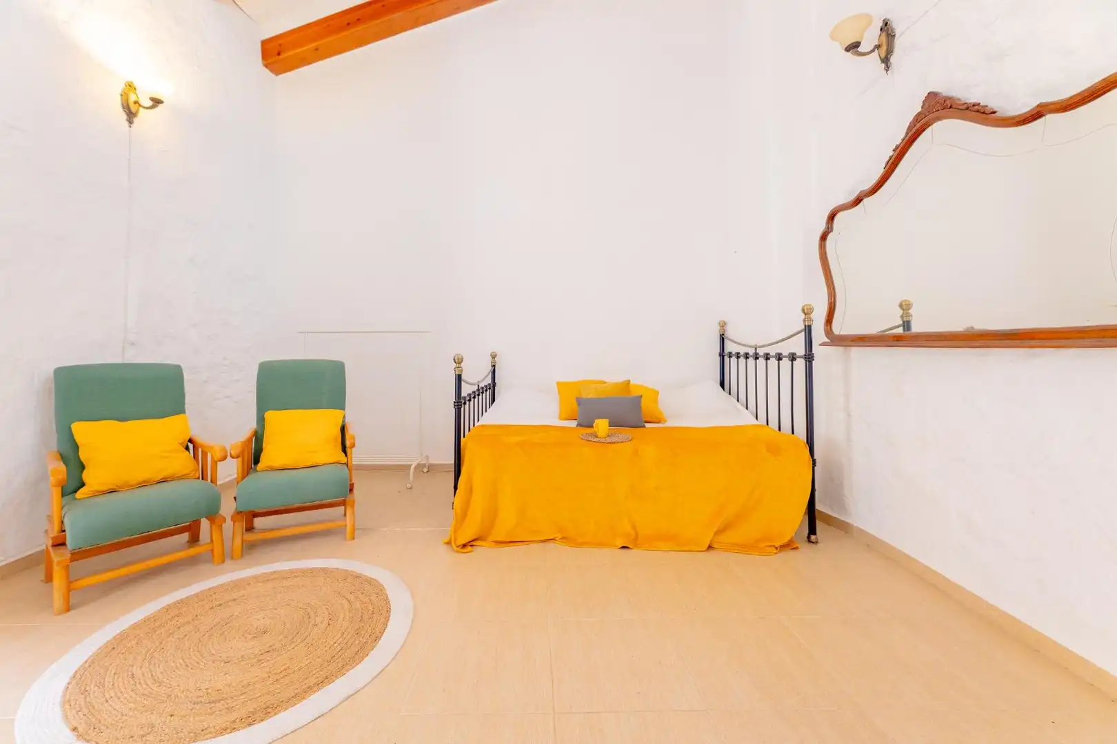 Dormitori de Casa o xalet en venda en Xàtiva amb Calefacció, Terrassa i Moblat