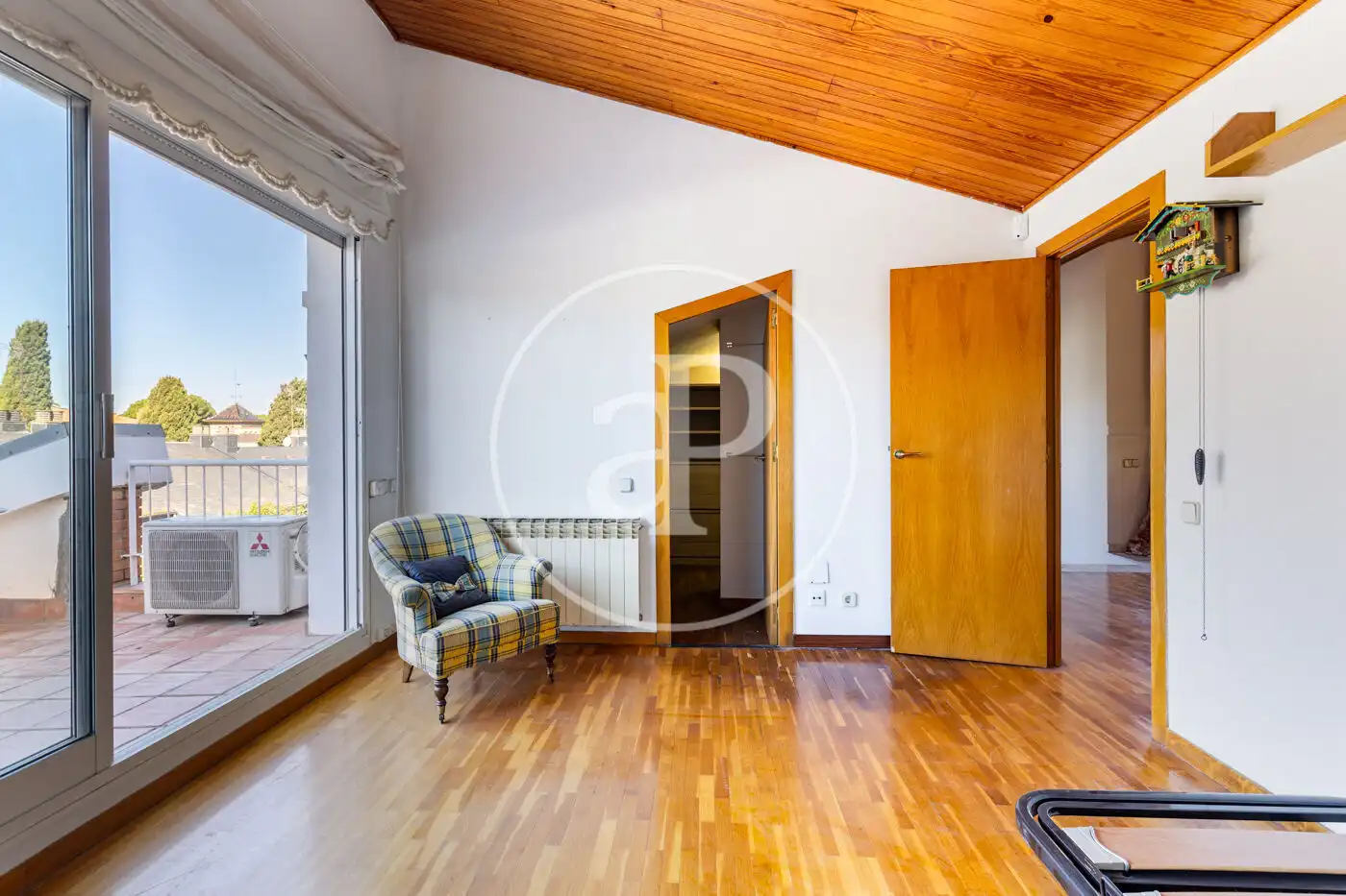 Living room of Detached homes for sale in Sant Cugat del Vallès  with Air Conditioner, Heating and Private garden