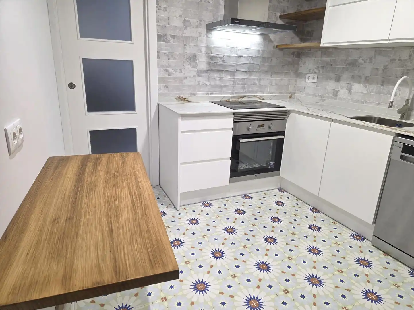 Küche von Haus oder Chalet zum Verkauf in Castellón de la Plana / Castelló de la Plana mit Klimaanlage, Heizung und Parkett