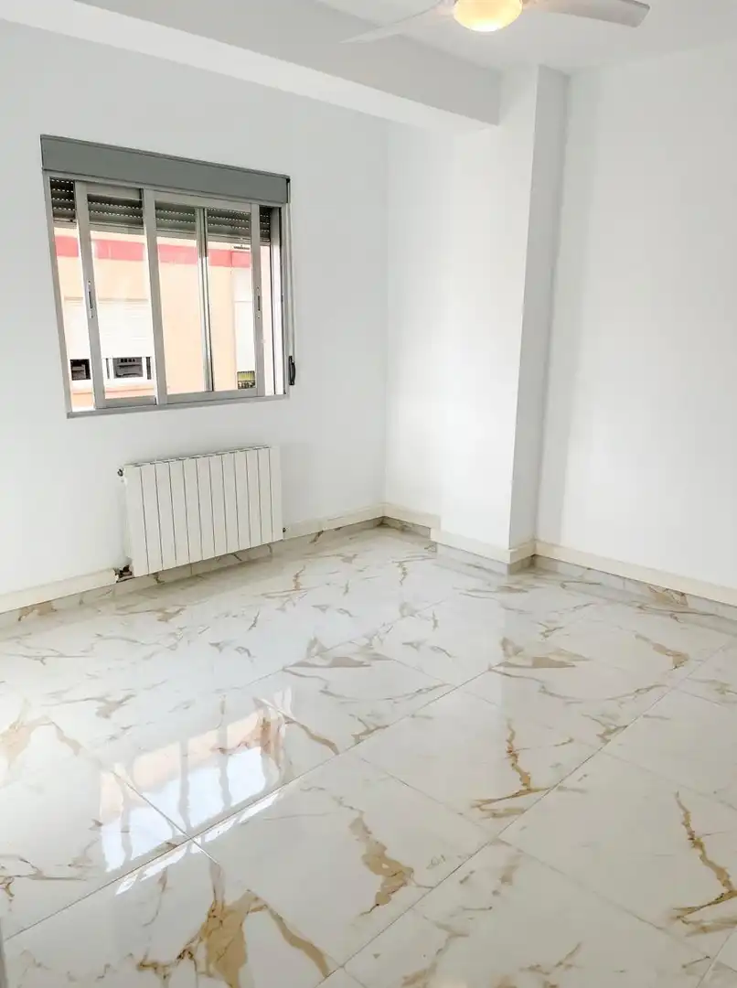 Flat with terrace to rent in Calle Calle Alhamar, imagen 13