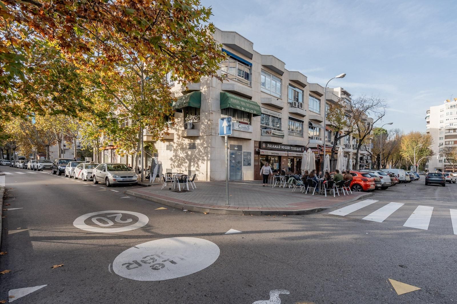 Exterior view of Premises for sale in  Madrid Capital  with Terrace