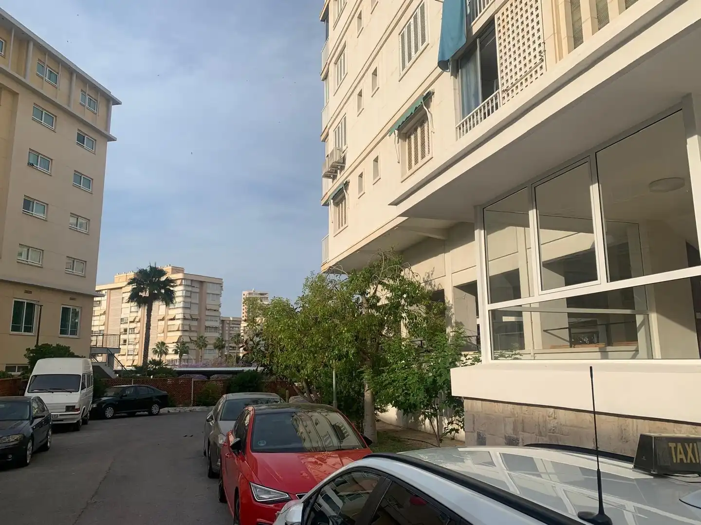 Außenansicht von Wohnung zum Verkauf in Alicante / Alacant mit Klimaanlage, Heizung und Privatgarten