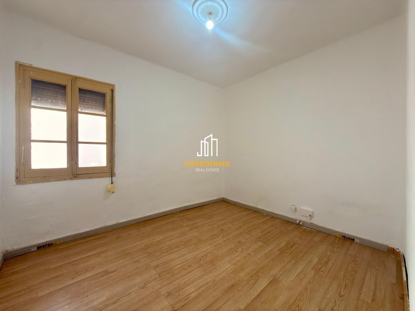 Piso en venta en  Logroño