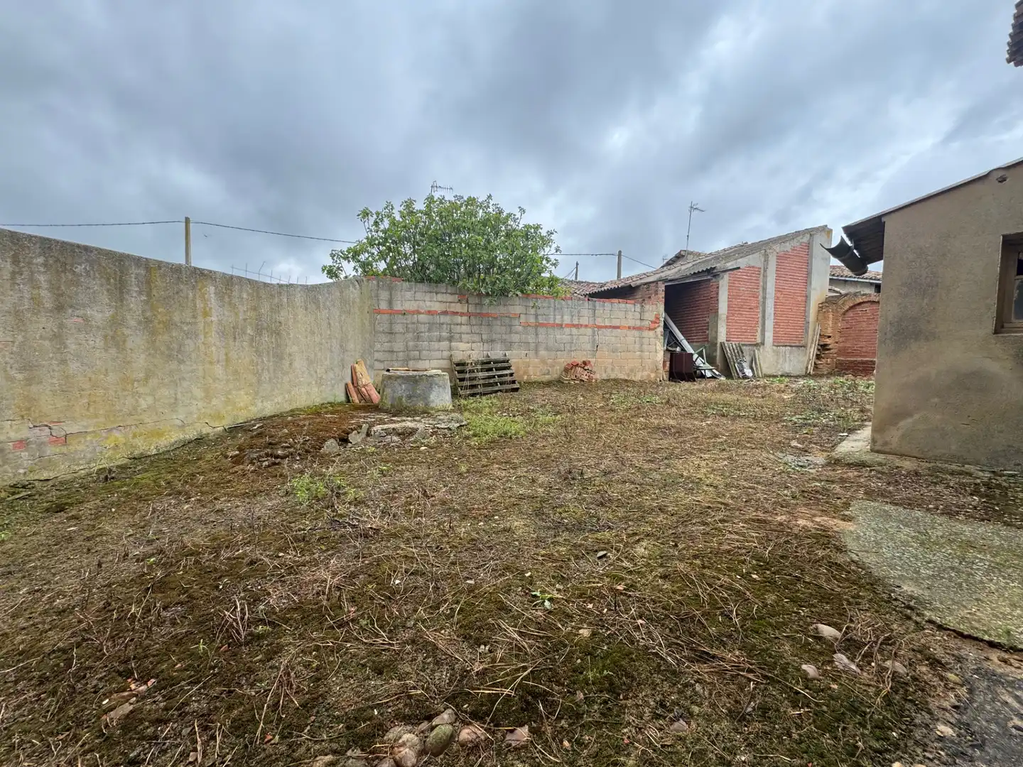 Finca rústica en venda en Villalba de la Loma amb Jardí privat i Traster
