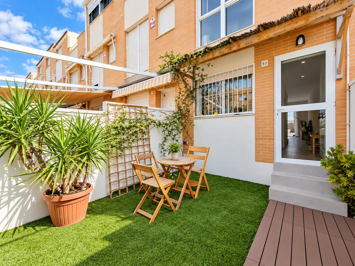 Terrace of Detached homes for sale in Pueblo Español - Coveta Fumá