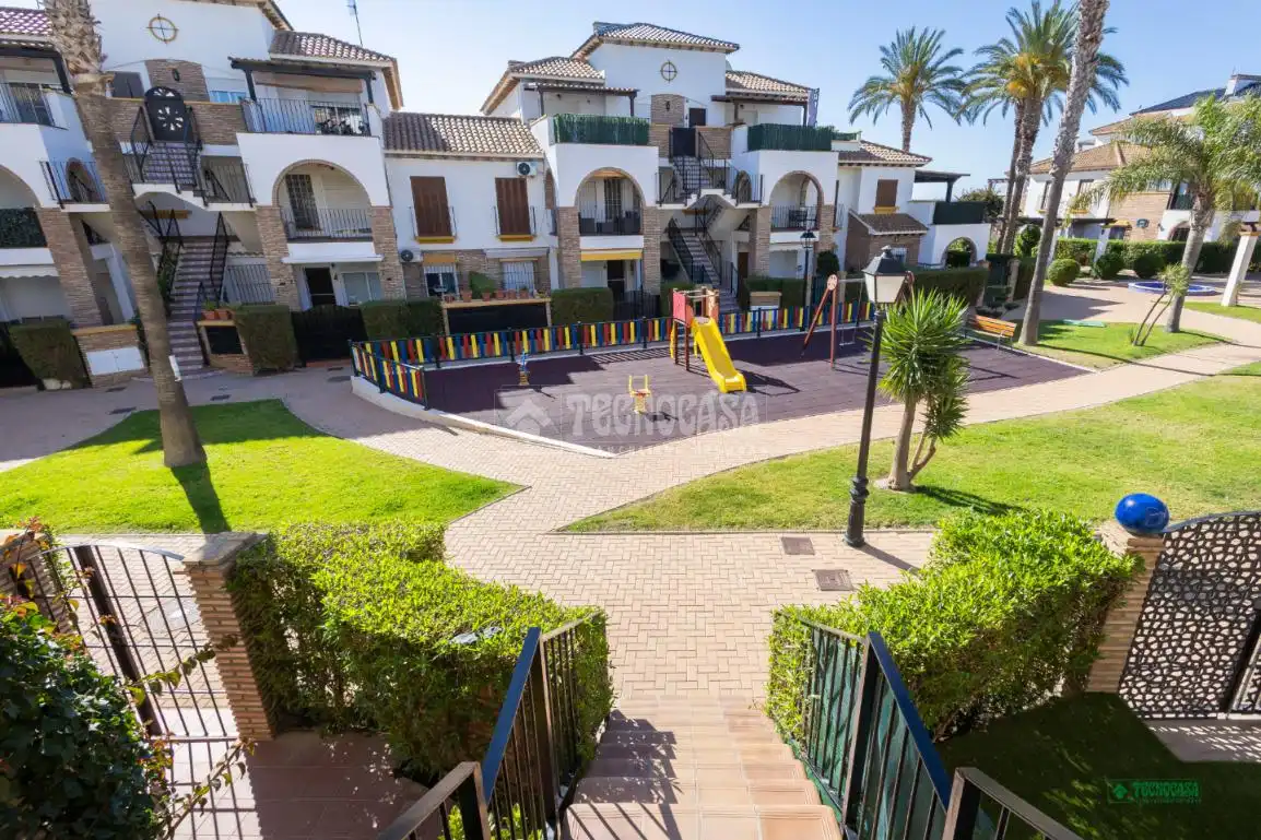 Vista exterior de Piso en venta en Tabernas con Aire acondicionado, Amueblado y Piscina comunitaria