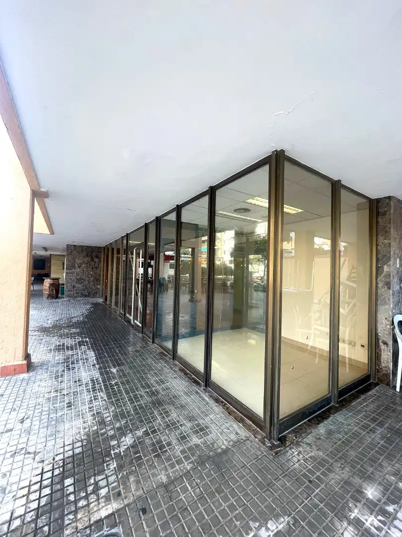 Local comercial en venda a Rambla de Pompeu Fabra, imagen 3