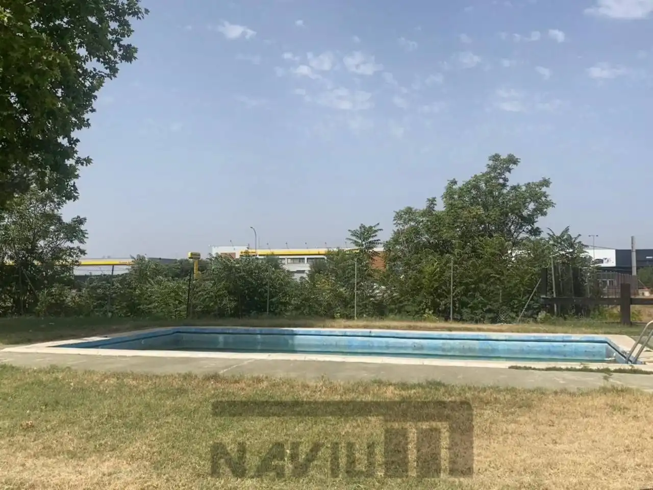 Schwimmbecken von Fabrik Grundstücke zum Verkauf in Aranjuez