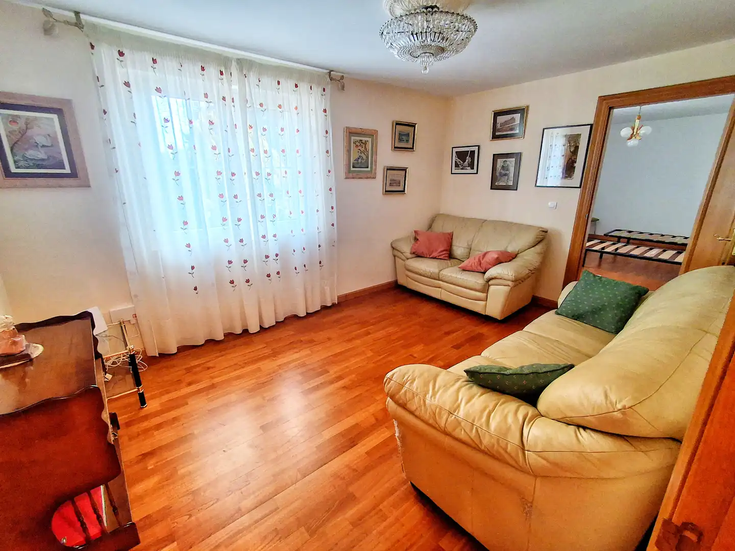 Sala de estar de Edificio en venta en Vadocondes con Alarma y Piscina comunitaria