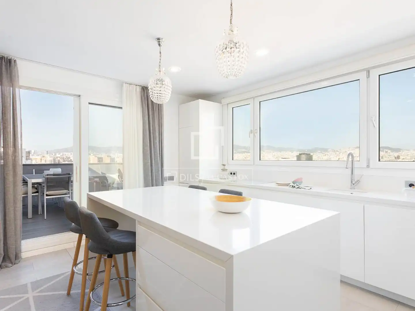 Cocina de Ático de alquiler en Barcelona con Aire acondicionado, Calefacción y Terraza