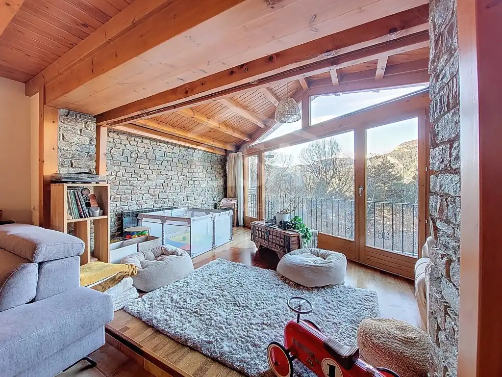 Sala de estar de Casa adosada en venta en Ordino con Trastero
