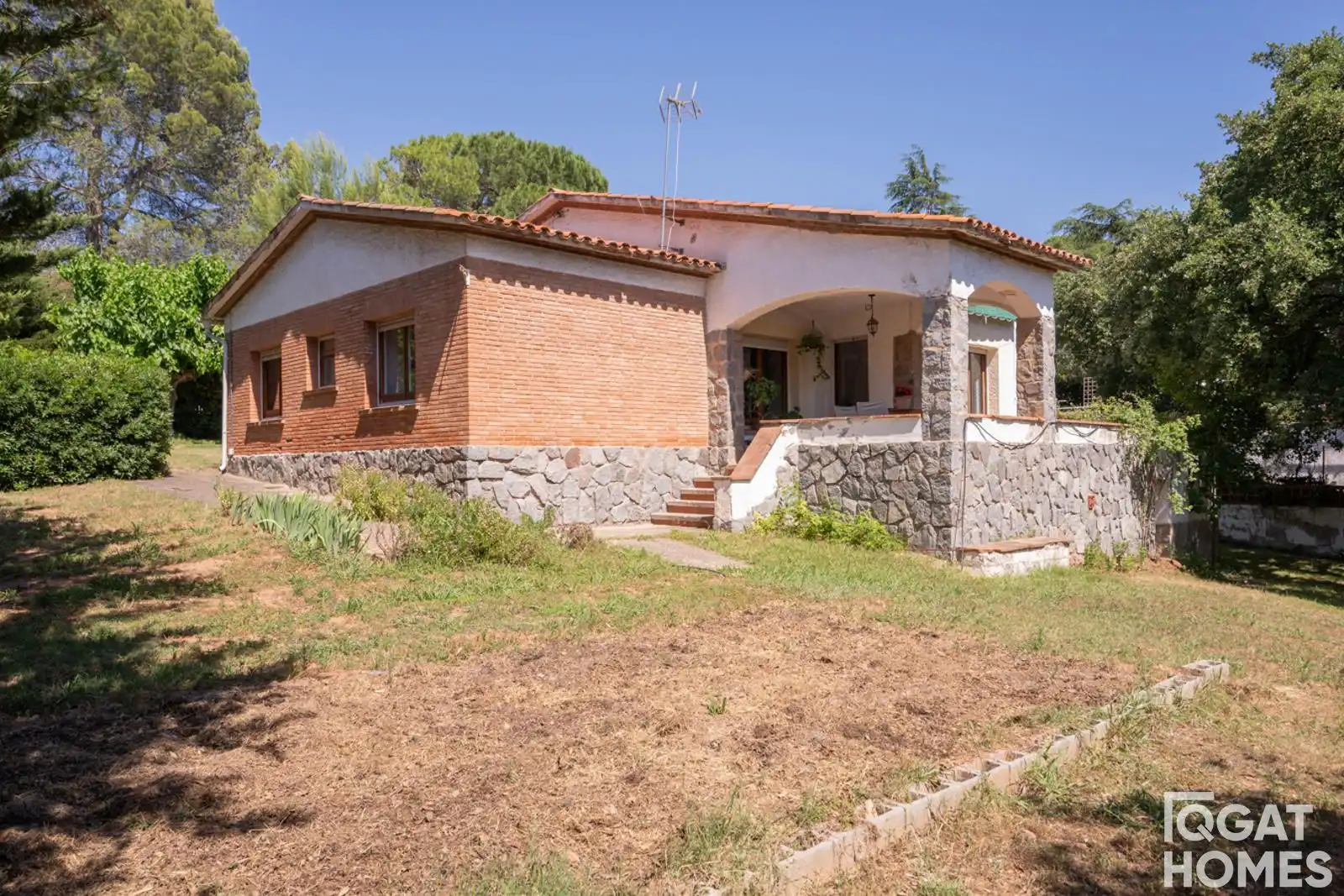 Exterior view of Houses for sale in Sant Cugat del Vallès  with Air Conditioner, Heating and Terrace