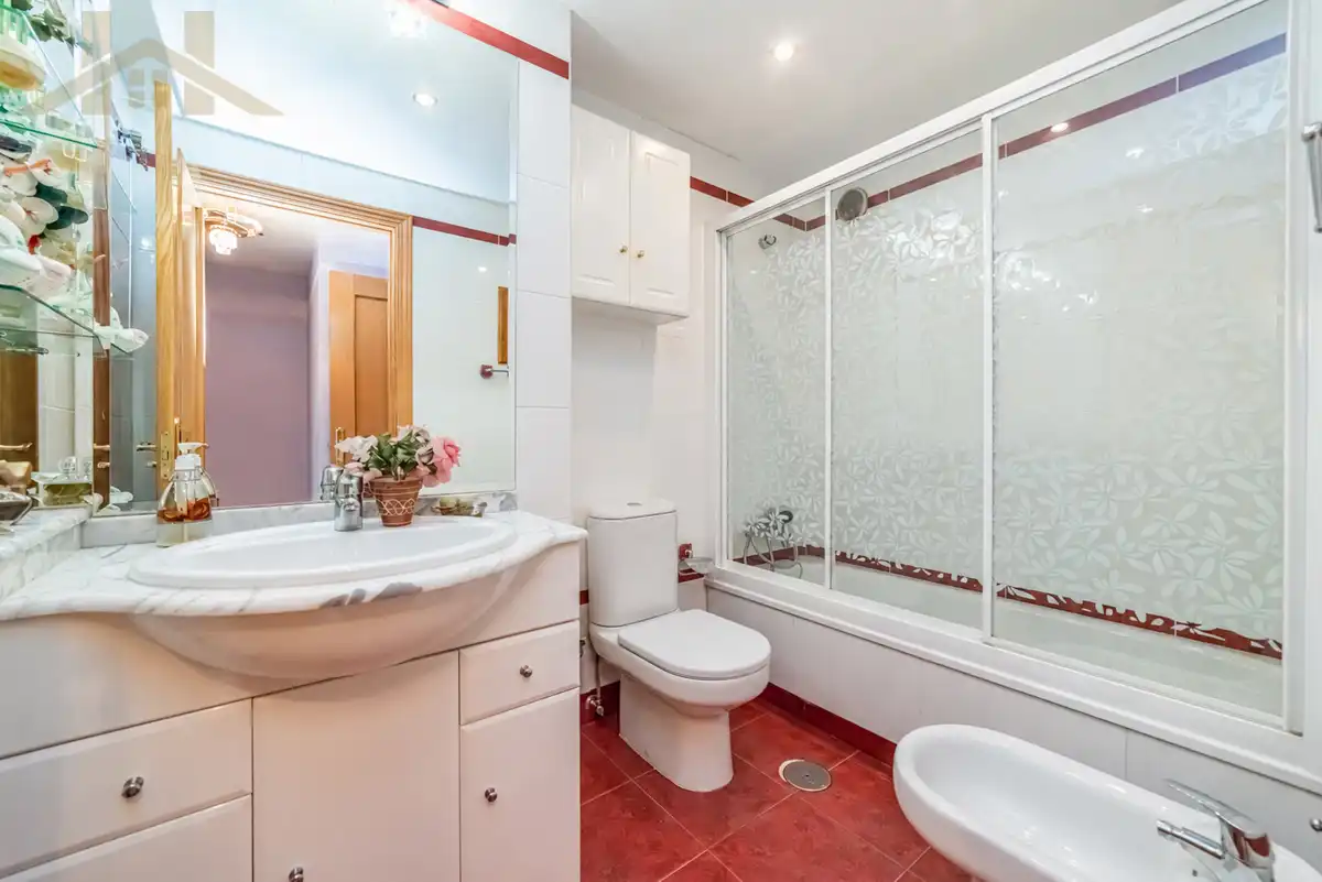 Baño de Piso en venta en Leganés con Aire acondicionado, Calefacción y Terraza