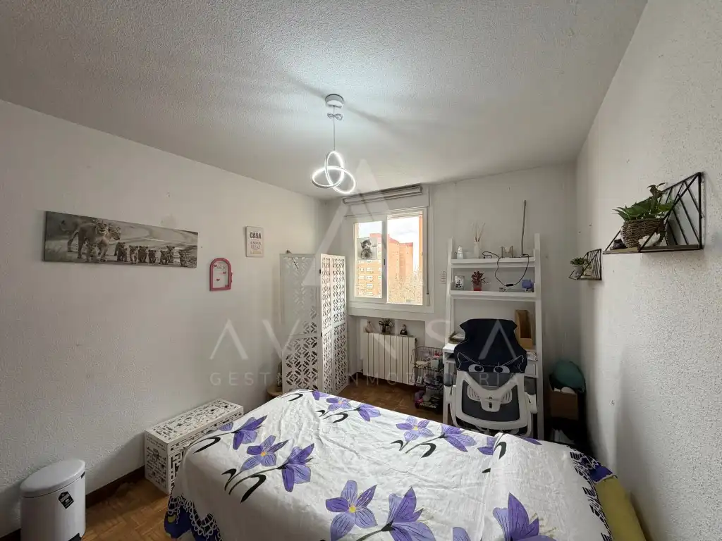 Schlafzimmer von Wohnung zum Verkauf in Madrid