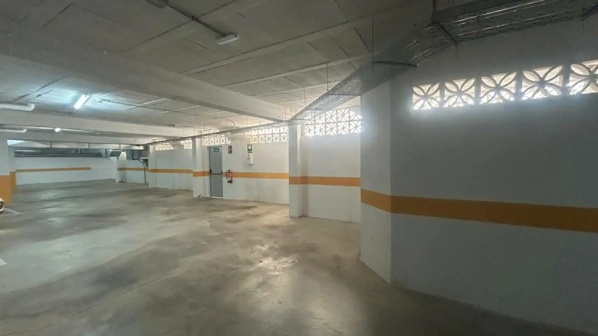 Casa adosada en venda en Fuente de Piedra amb Aire condicionat i Balcó
