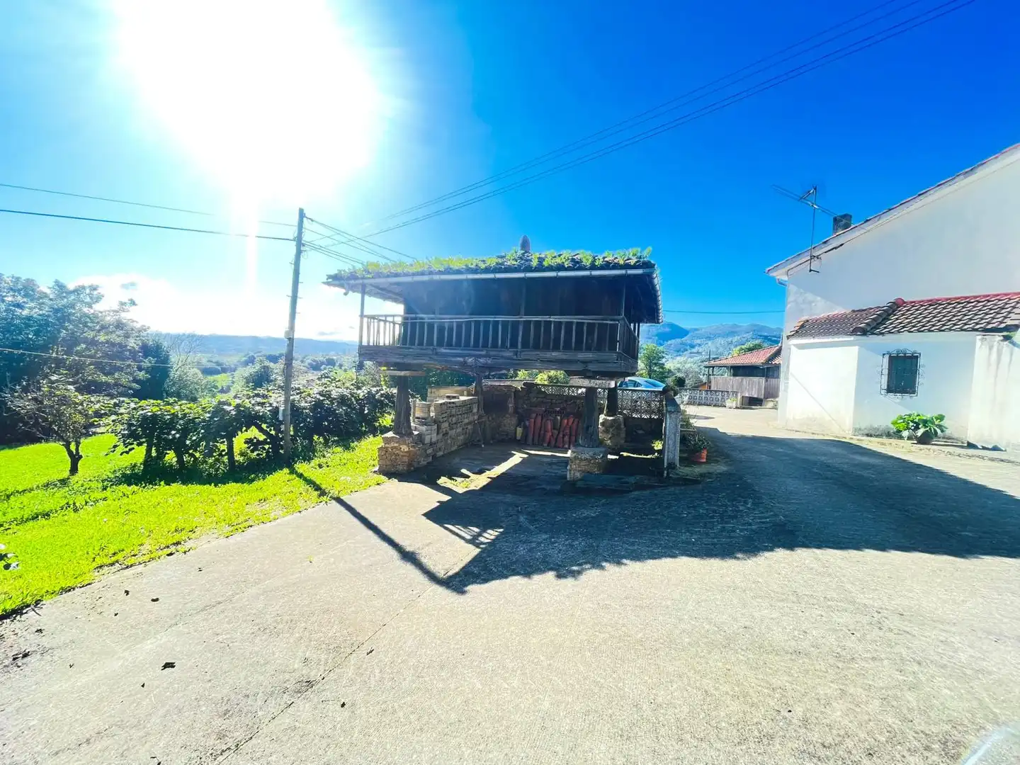 Vista exterior de Casa o xalet en venda en Llanera amb Traster