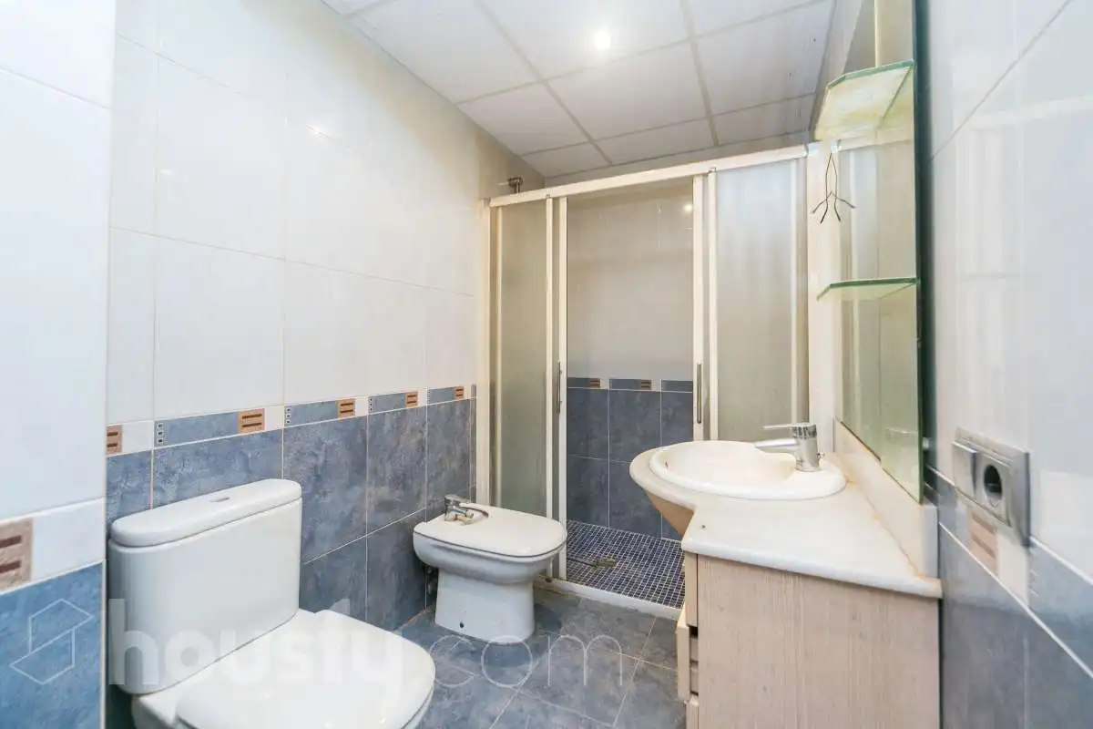 Bathroom of Houses for sale in Sant Martí de Tous  with Terrace and Balcony