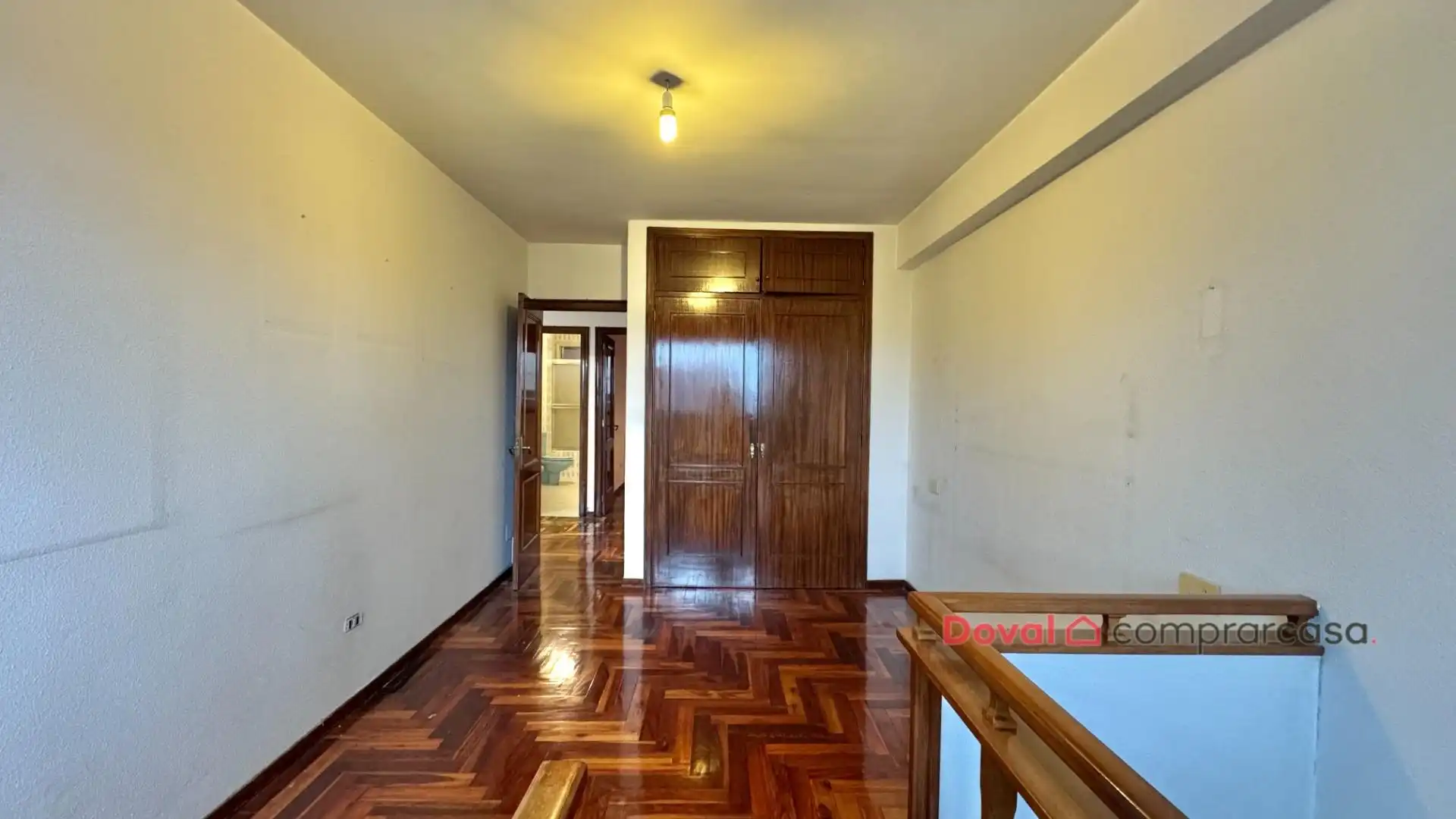 Piso en venta en Vigo  con Calefacción, Terraza y Balcón