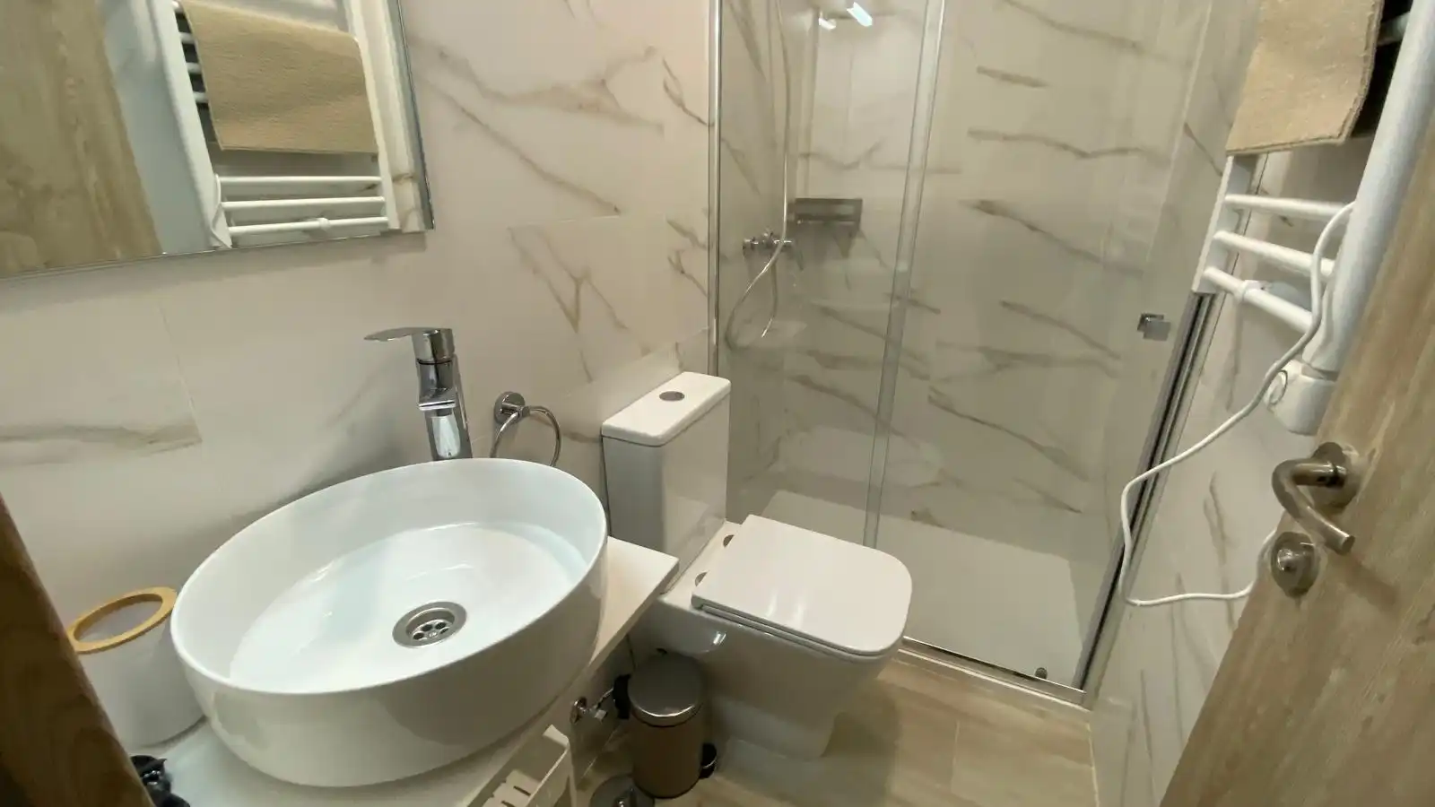 Baño de Piso para compartir en Sevilla con Aire acondicionado, Calefacción y Parquet