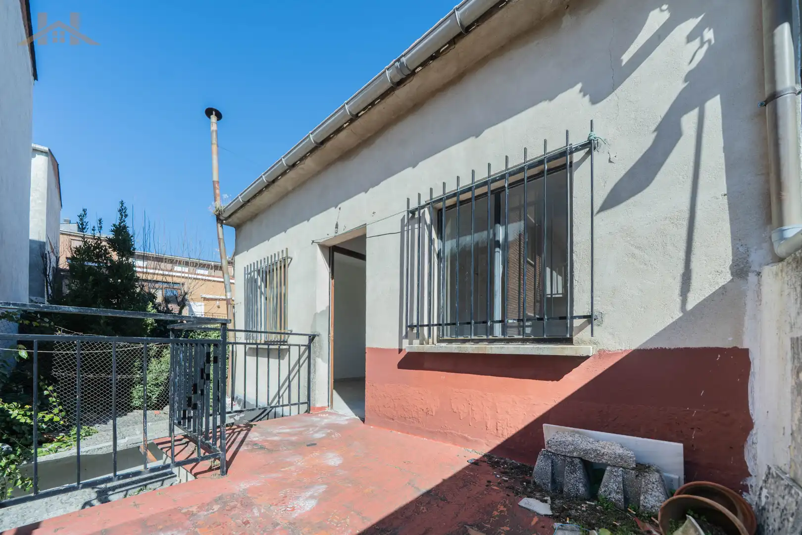 Vista exterior de Casa o xalet en venda en Manzanares El Real amb Traster, Moblat i Balcó