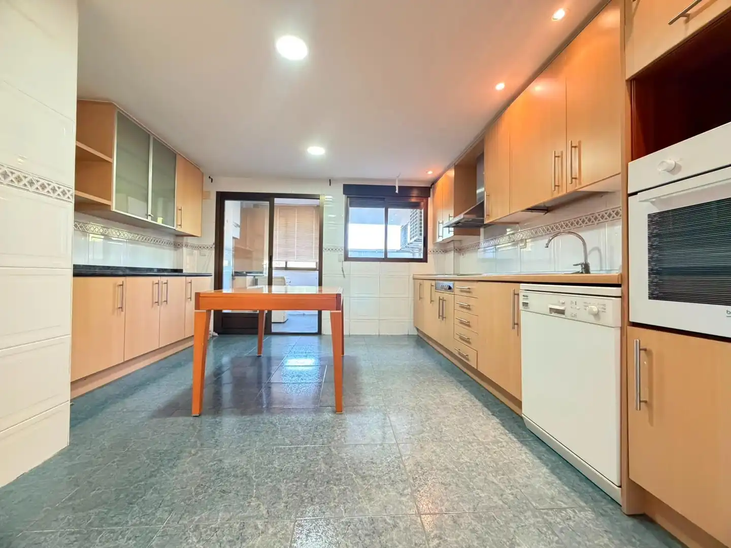 Cocina de Dúplex en venta en Alicante / Alacant con Aire acondicionado, Calefacción y Terraza