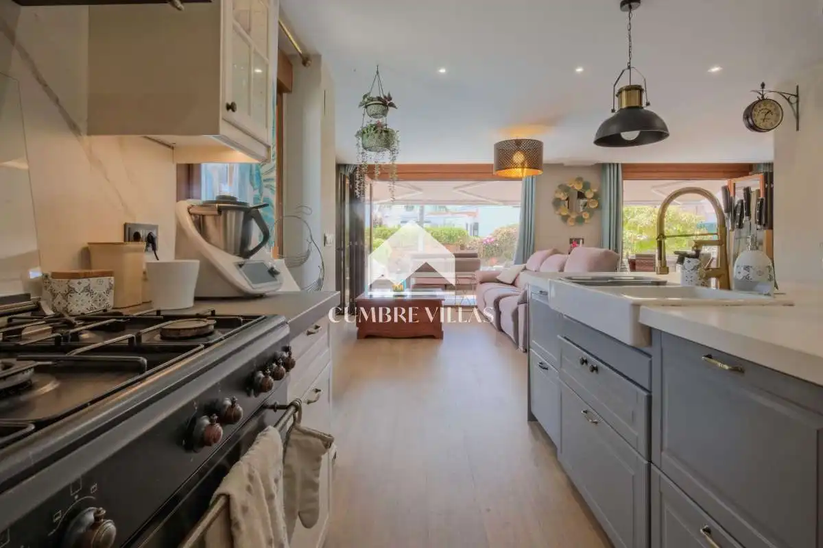 Cocina de Casa o chalet en venta en Almuñécar con Jardín privado, Terraza y Amueblado