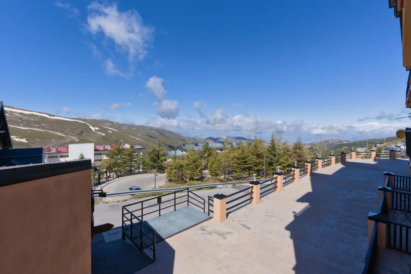 Terraza de Apartamento en venta en Sierra Nevada con Terraza, Trastero y Amueblado