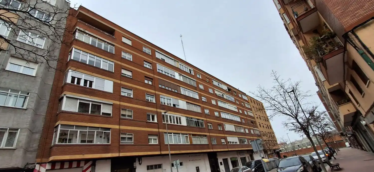 Vista exterior de Pis en venda en Valladolid amb Calefacció i Terrassa