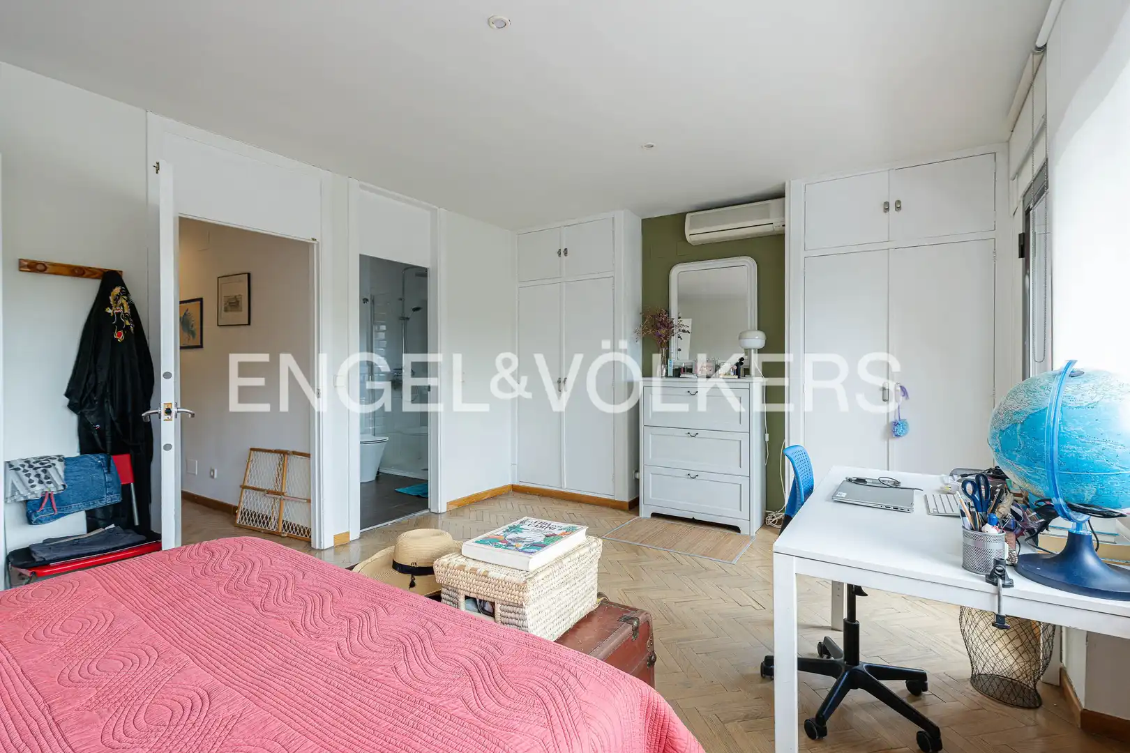 Bedroom of Detached homes for sale in Torrelodones  with Air Conditioner, Heating and Private garden