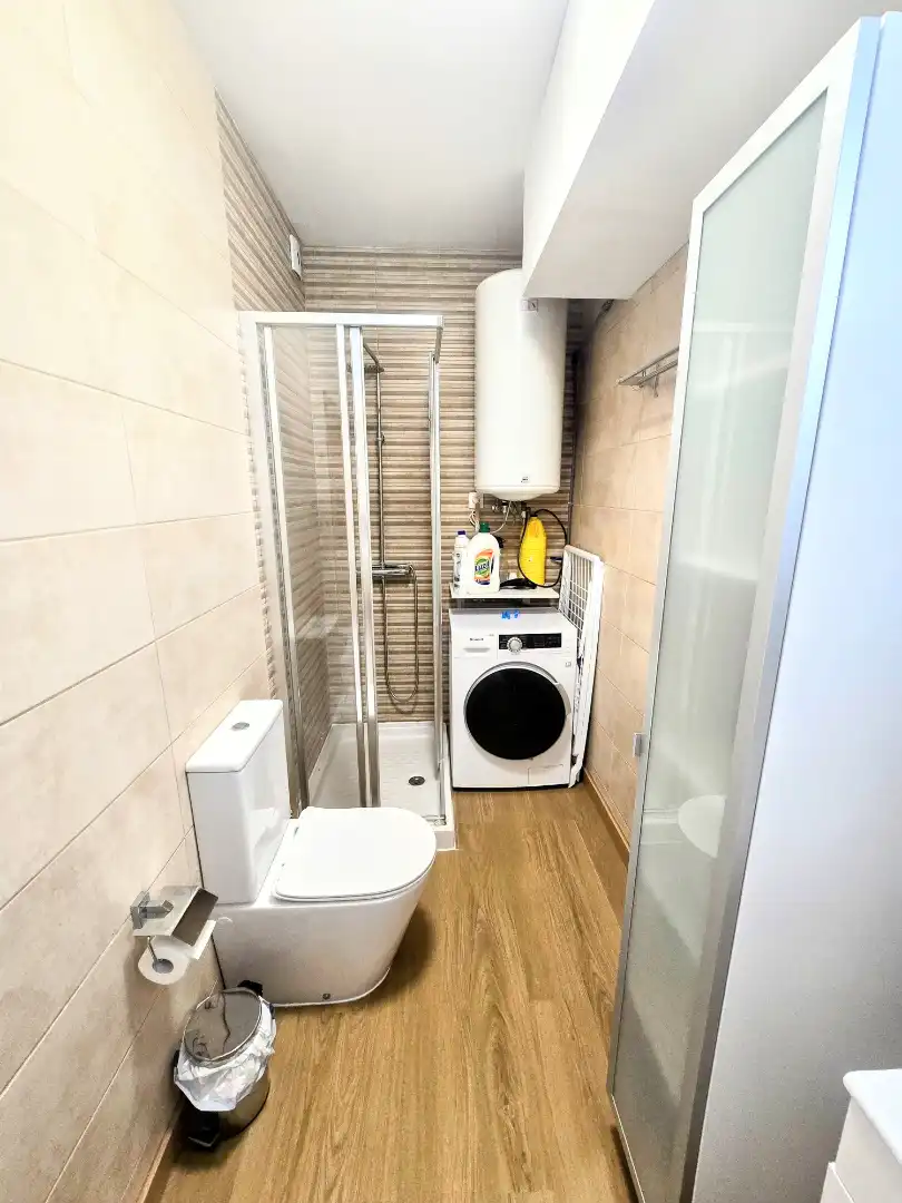 Badezimmer von Wohnung zum Verkauf in Arona mit Privatgarten, Terrasse und Möbliert