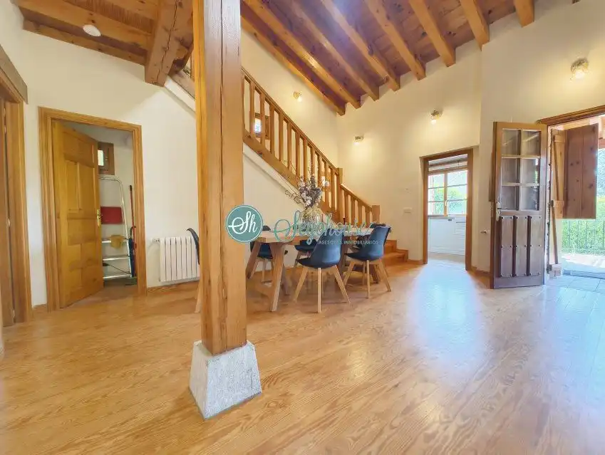 Comedor de Casa o chalet en venta en Palazuelos de Eresma con Calefacción, Terraza y Amueblado