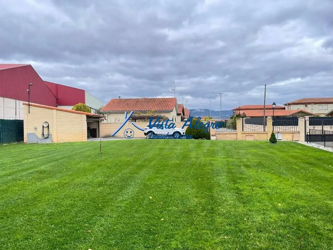 Casa o chalet en venta en Cuzcurrita de Río Tirón con Calefacción, Jardín privado y Terraza