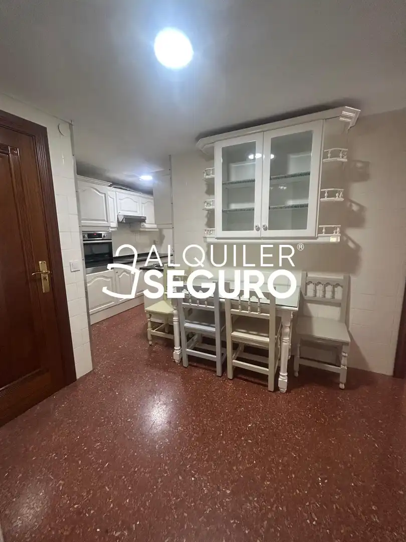 Cuina de Pis de lloguer en Granada amb Aire condicionat i Calefacció