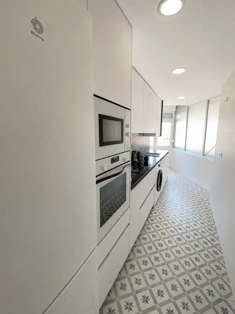 Küche von Wohnung zur Miete in Gijón  mit Heizung, Parkett und Abstellraum