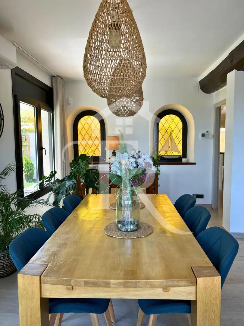 Dining room of Houses for sale in Roda de Berà  with Air Conditioner, Heating and Private garden