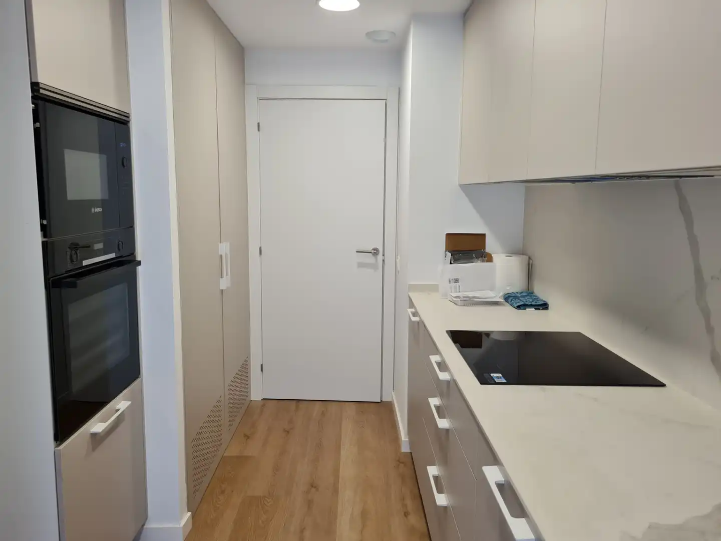 Cuina de Pis de lloguer en Girona amb Aire condicionat, Calefacció i Parquet