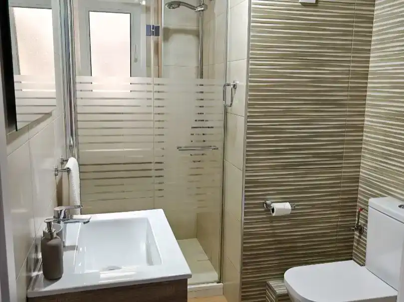 Baño de Piso de alquiler en Garrucha con Aire acondicionado, Amueblado y Balcón
