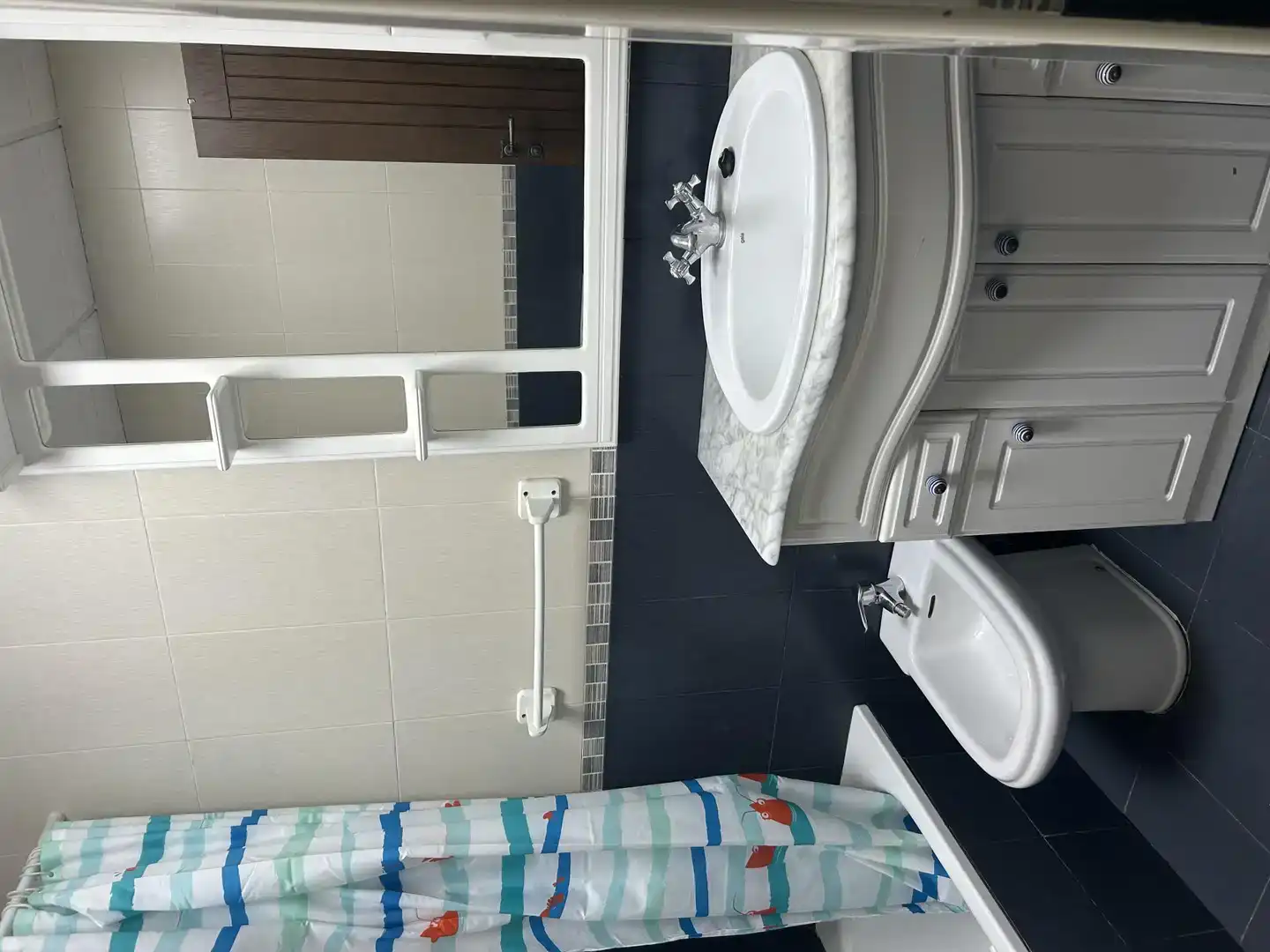 Bany de Pis en venda en Enix