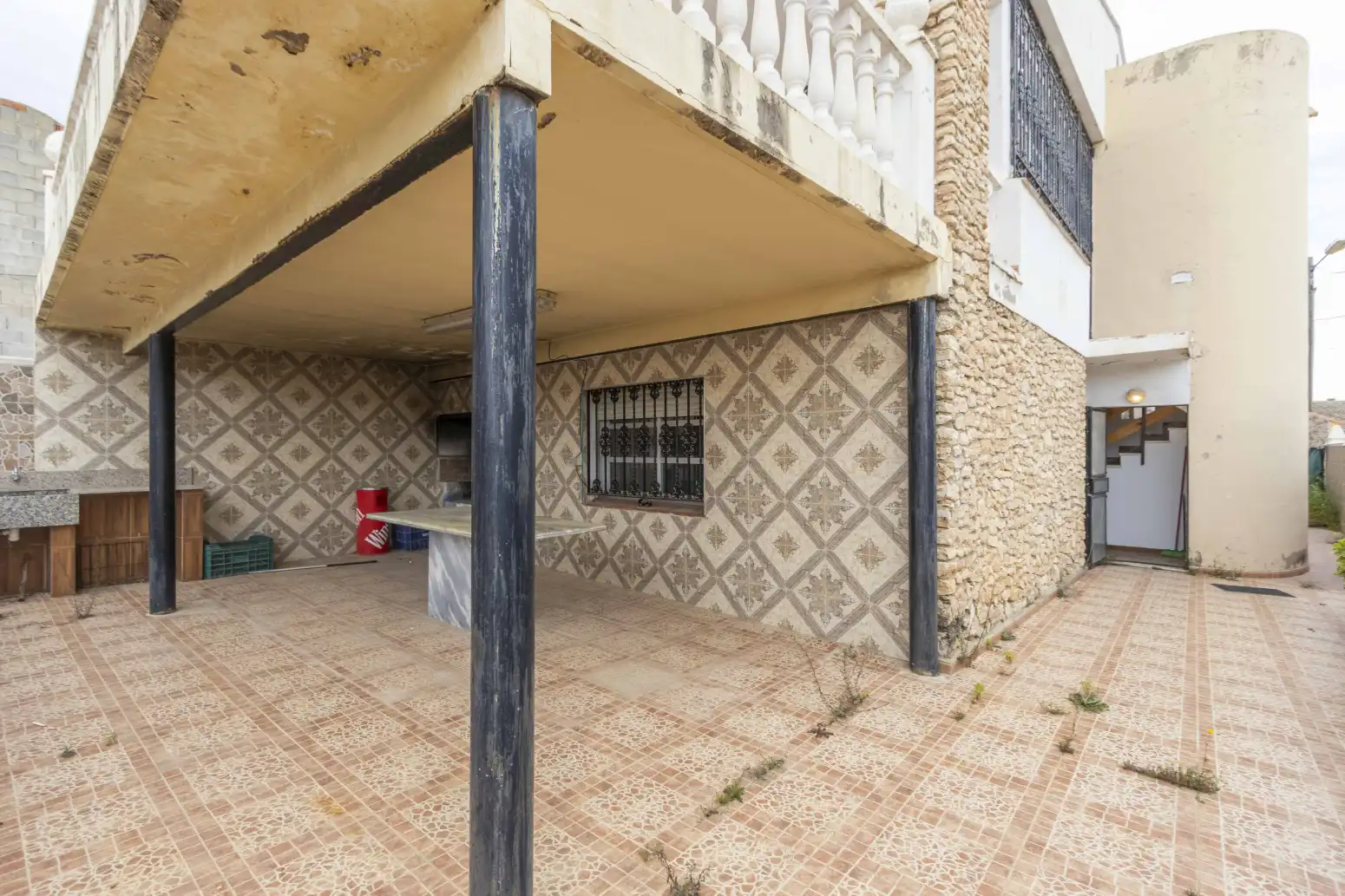 Vista exterior de Casa o chalet en venta en Calles con Jardín privado, Terraza y Piscina