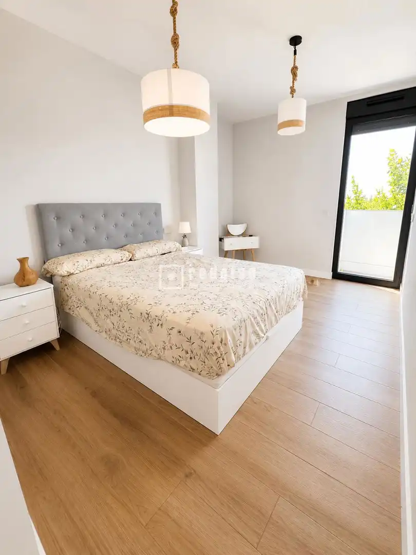 Habitación de Piso de alquiler en Alcobendas con Aire acondicionado, Calefacción y Jardín privado