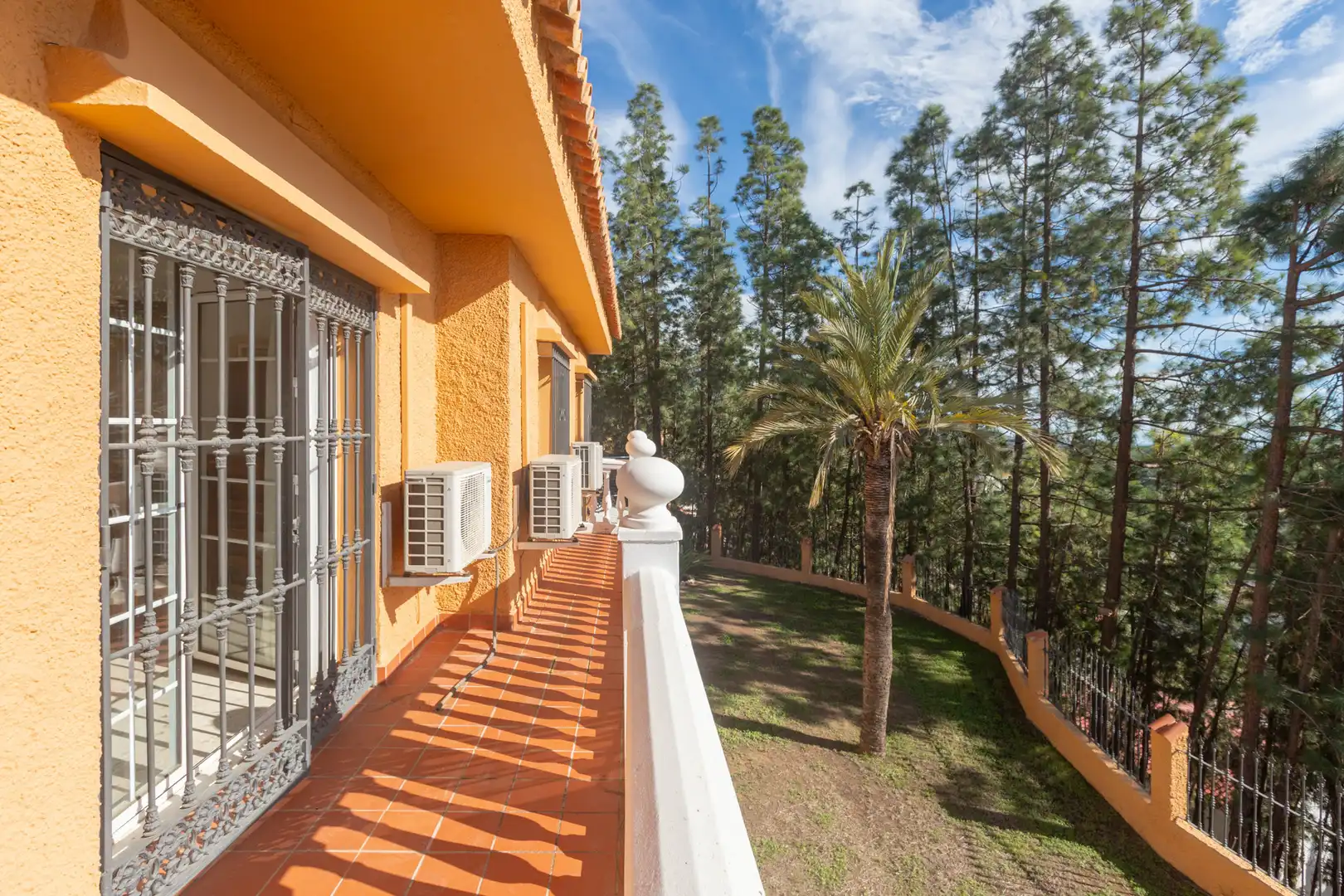 Exterior view of Houses for sale in Málaga  with Air Conditioner, Private garden and Terrace