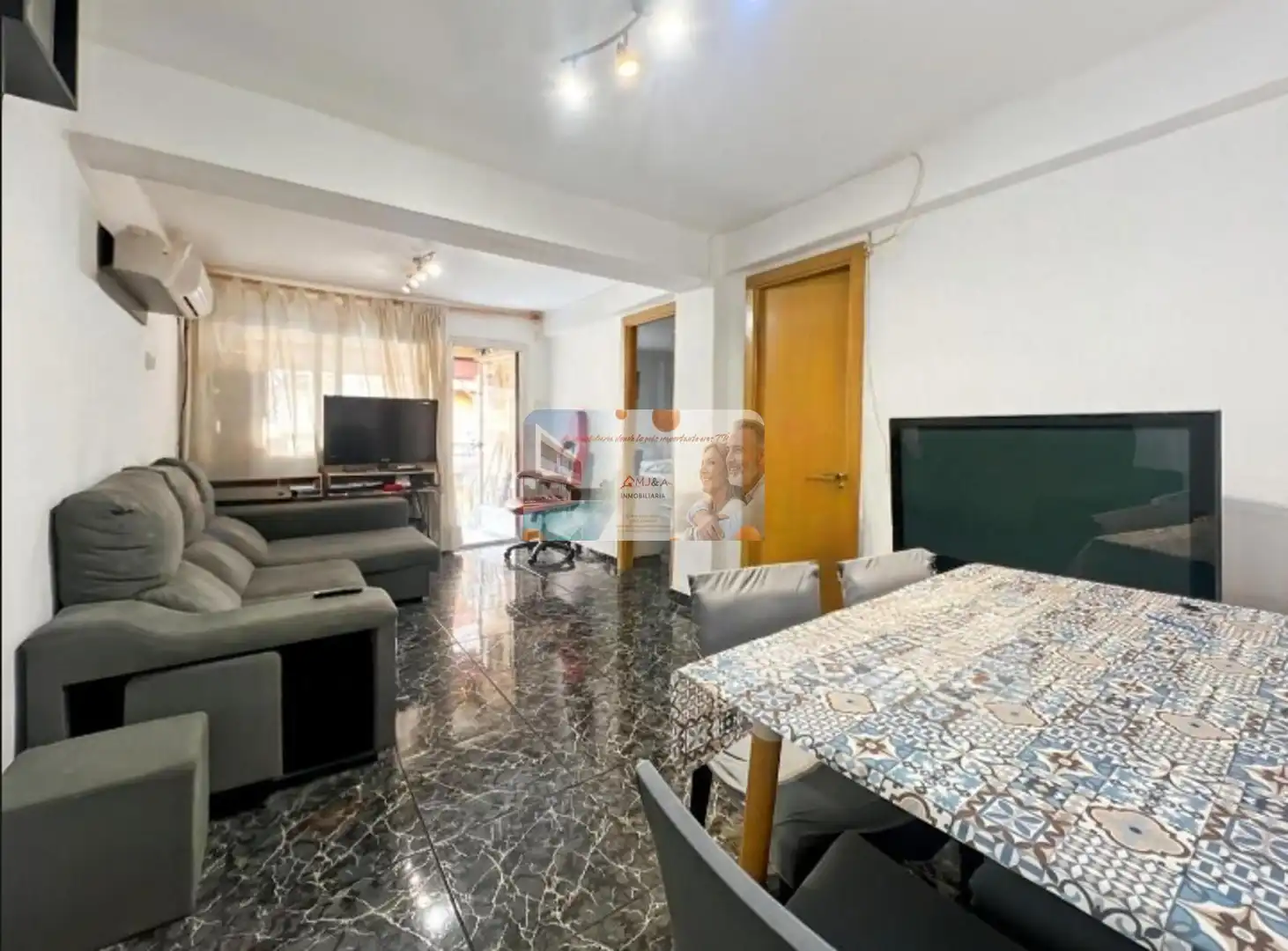 Sala de estar de Piso en venta en Castellón de la Plana / Castelló de la Plana con Aire acondicionado, Calefacción y Terraza